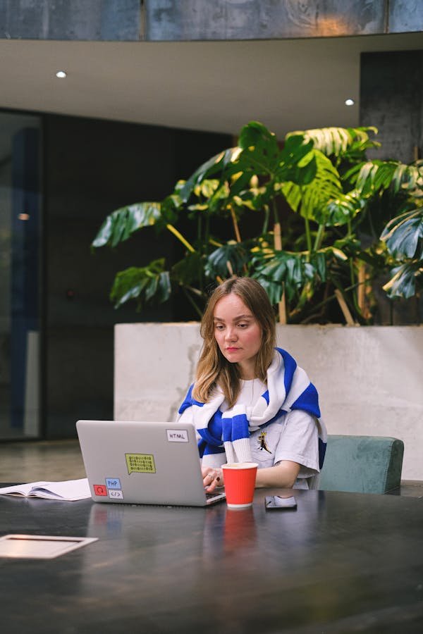 Devenir digital nomad : guide pratique pour voyager et travailler librement